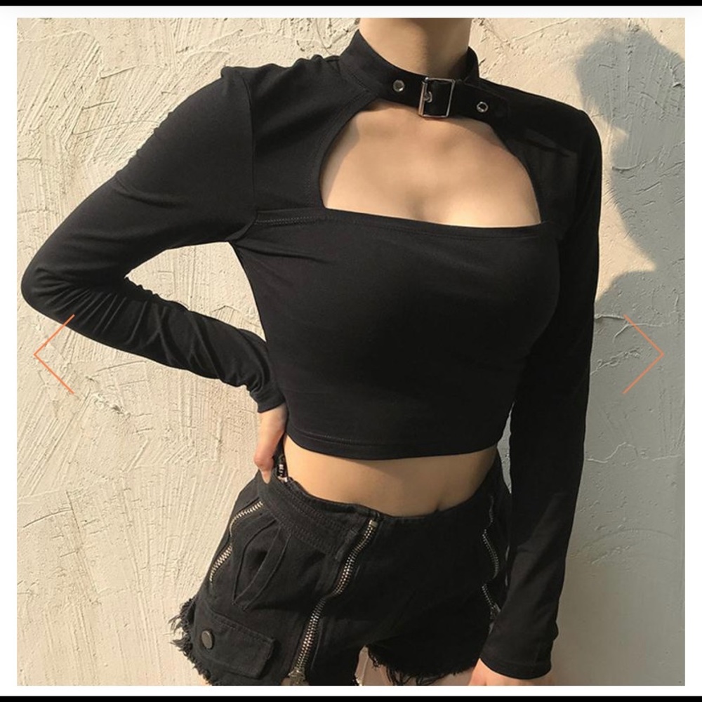 Black crop top long sleeve with choker